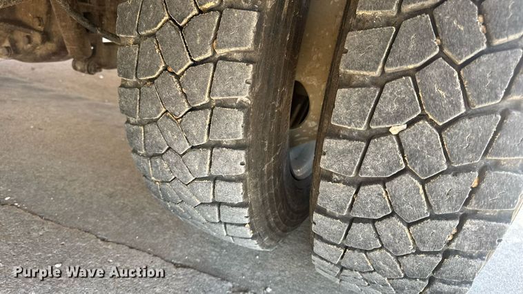 image for item EN4641 2011 Ford F550 XL bucket truck