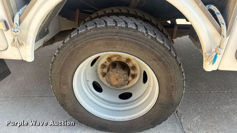 image for item EN4641 2011 Ford F550 XL bucket truck