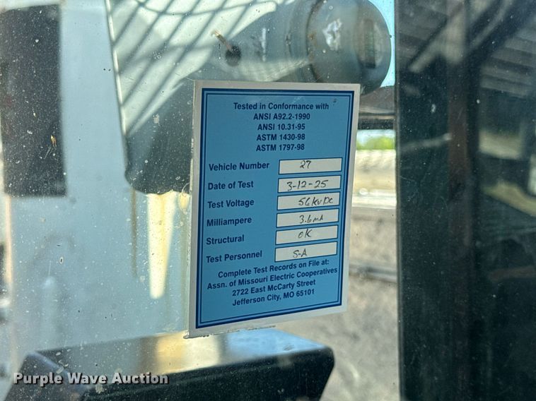 image for item EN4641 2011 Ford F550 XL bucket truck