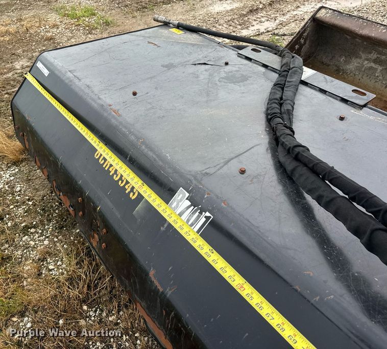 image for item EN4671 Caterpillar BU118 skid steer sweeper