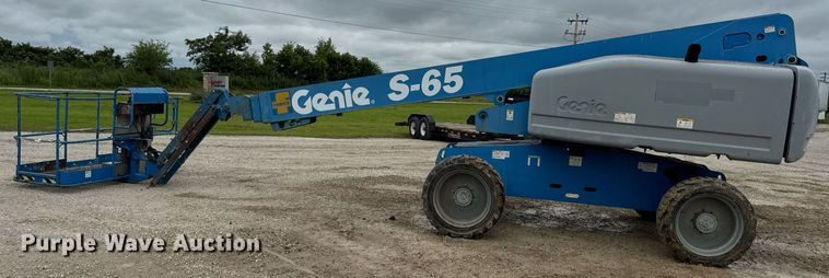 image for item EN4676 2013 Genie S-65 boom lift