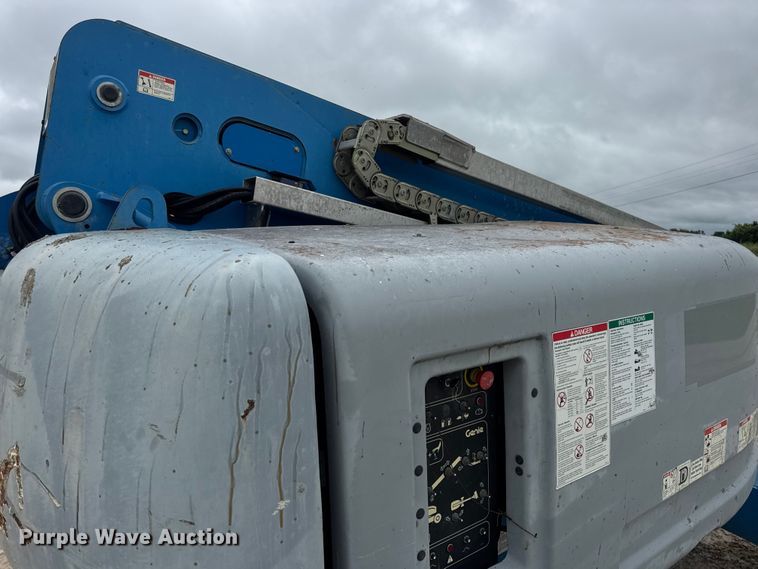 image for item EN4676 2013 Genie S-65 boom lift