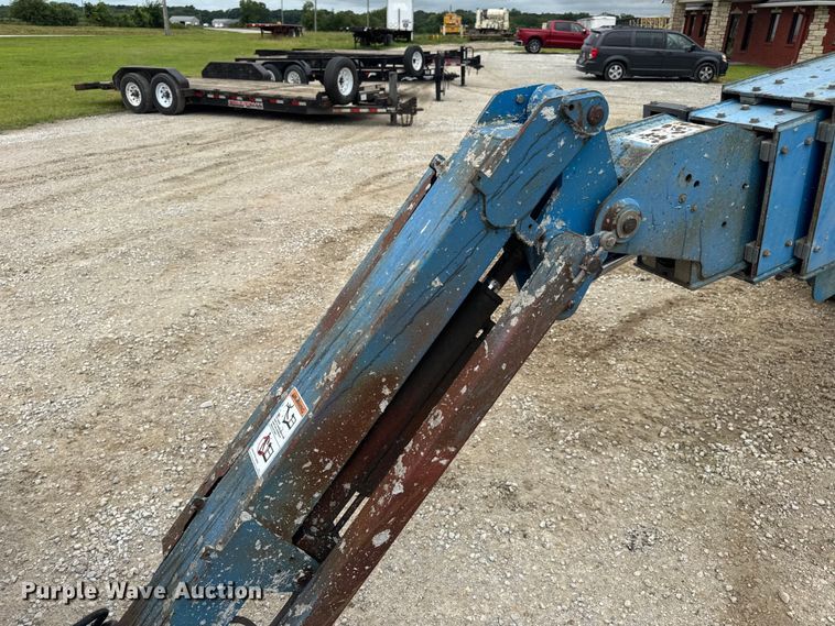 image for item EN4676 2013 Genie S-65 boom lift