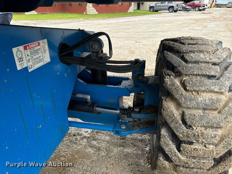 image for item EN4676 2013 Genie S-65 boom lift