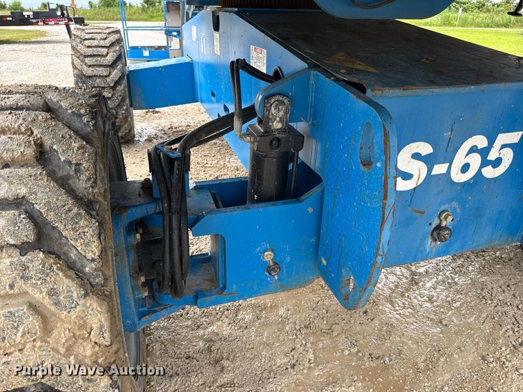 image for item EN4676 2013 Genie S-65 boom lift