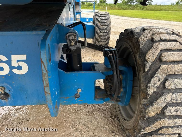 image for item EN4676 2013 Genie S-65 boom lift