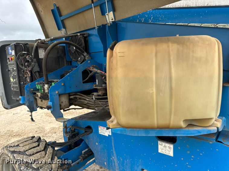 image for item EN4676 2013 Genie S-65 boom lift