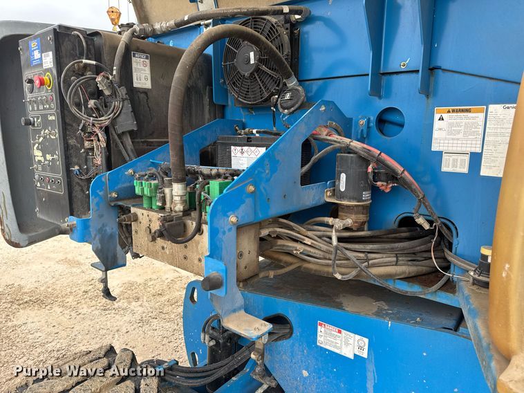 image for item EN4676 2013 Genie S-65 boom lift