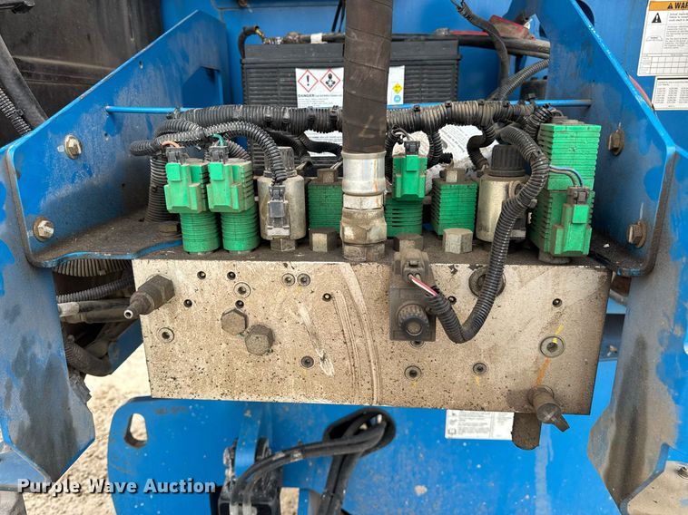 image for item EN4676 2013 Genie S-65 boom lift