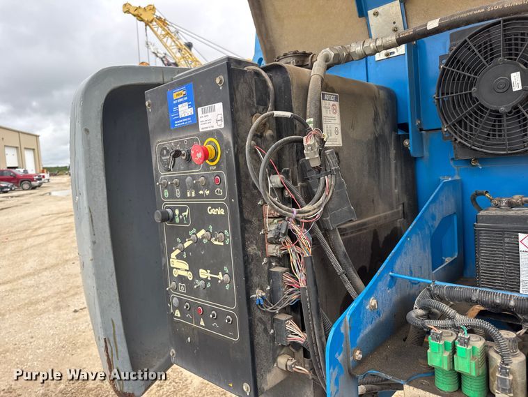 image for item EN4676 2013 Genie S-65 boom lift