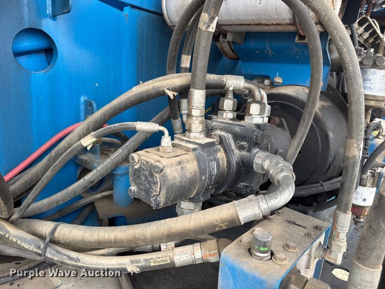 image for item EN4676 2013 Genie S-65 boom lift