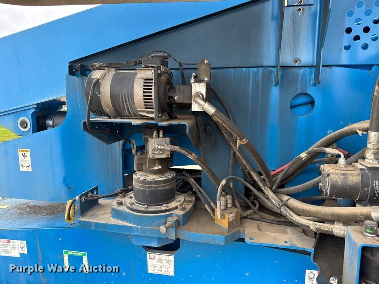 image for item EN4676 2013 Genie S-65 boom lift