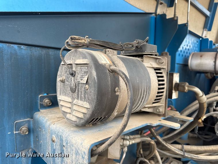 image for item EN4676 2013 Genie S-65 boom lift