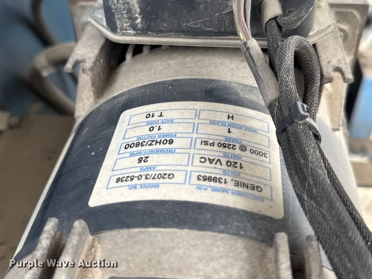 image for item EN4676 2013 Genie S-65 boom lift