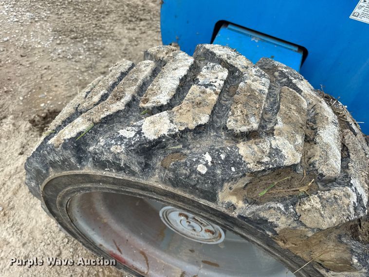 image for item EN4676 2013 Genie S-65 boom lift