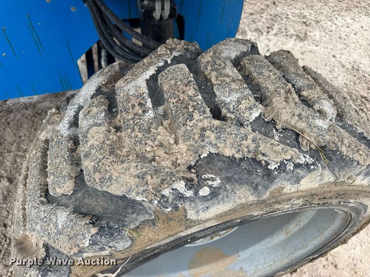 image for item EN4676 2013 Genie S-65 boom lift