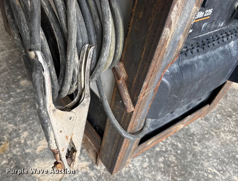 image for item EN4677 Hobart Champion Elite 225 welder/generator