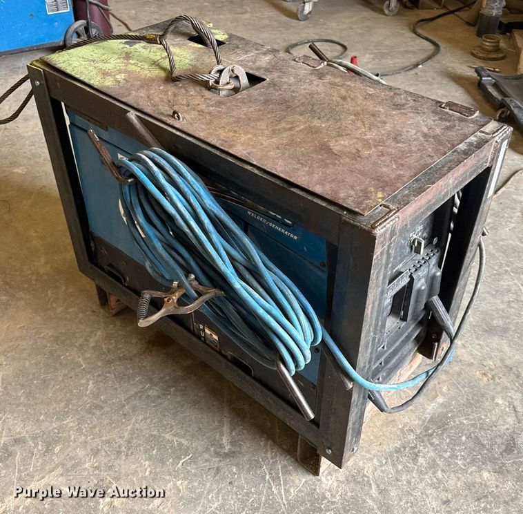 image for item EN4678 Miller Bobcat 225 welder/generator