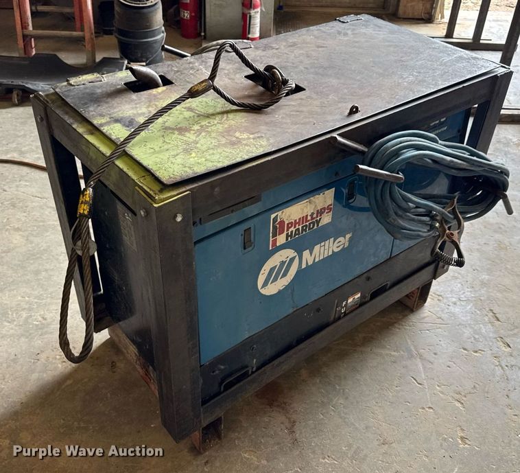 image for item EN4678 Miller Bobcat 225 welder/generator