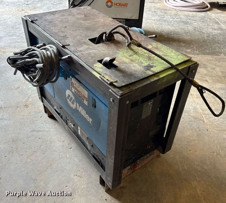 image for item EN4678 Miller Bobcat 225 welder/generator