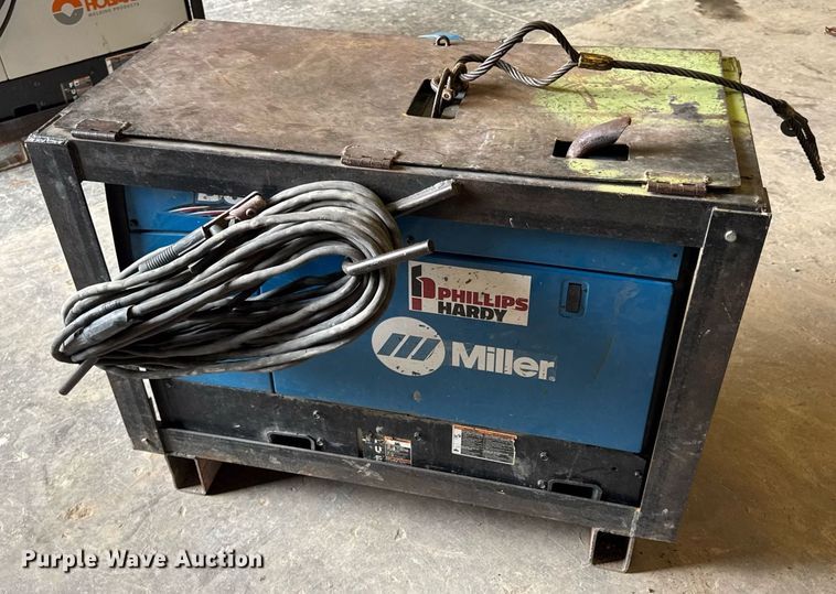 image for item EN4678 Miller Bobcat 225 welder/generator