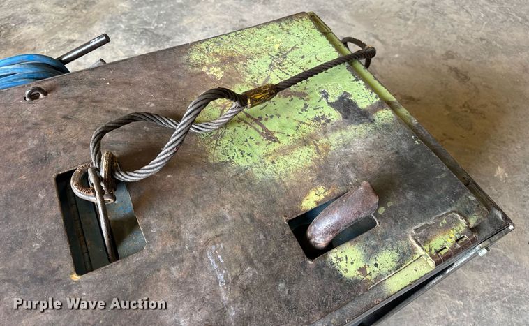 image for item EN4678 Miller Bobcat 225 welder/generator