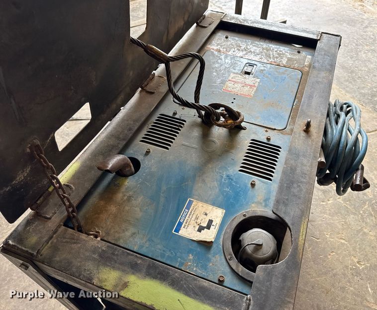 image for item EN4678 Miller Bobcat 225 welder/generator