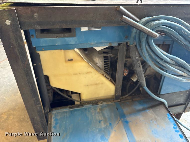 image for item EN4678 Miller Bobcat 225 welder/generator