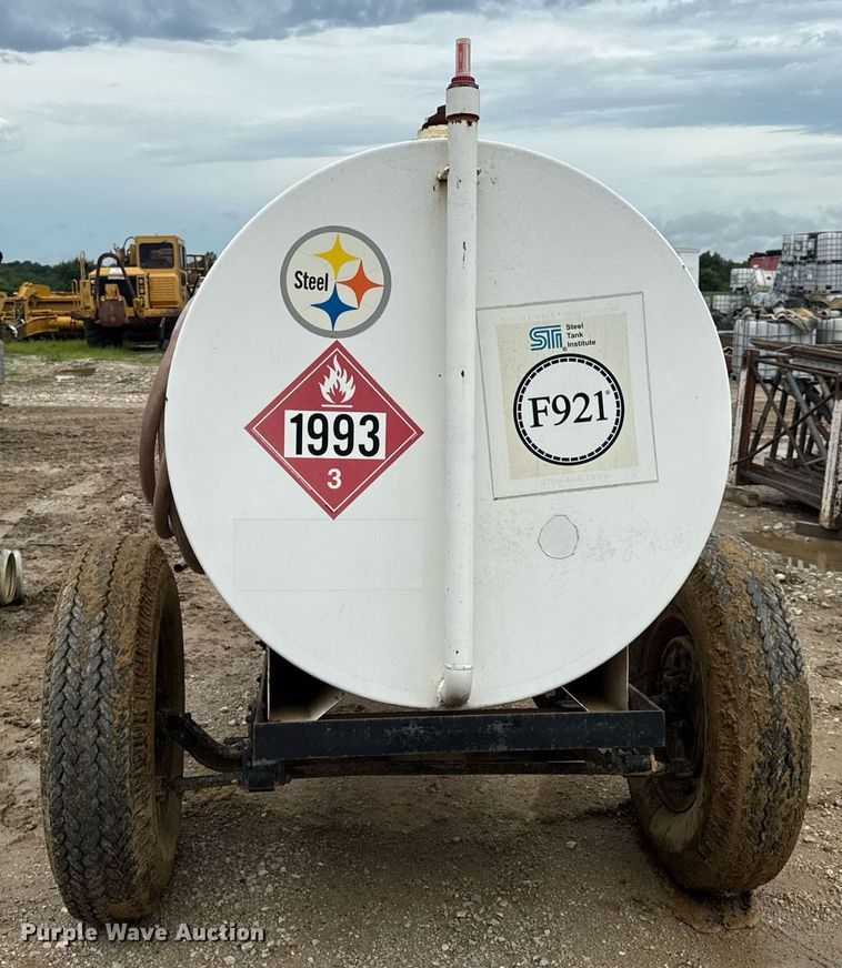 image for item EN4679 Fuel trailer