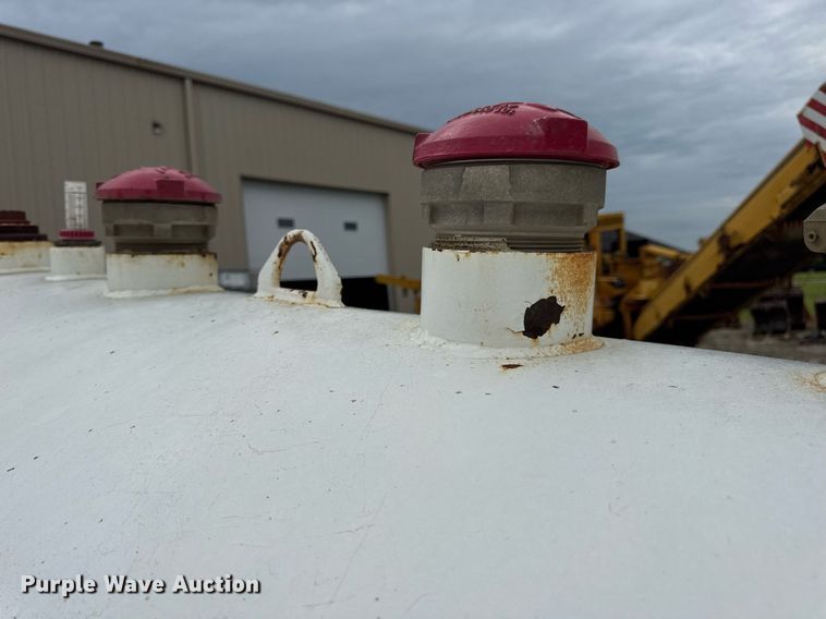 image for item EN4679 Fuel trailer