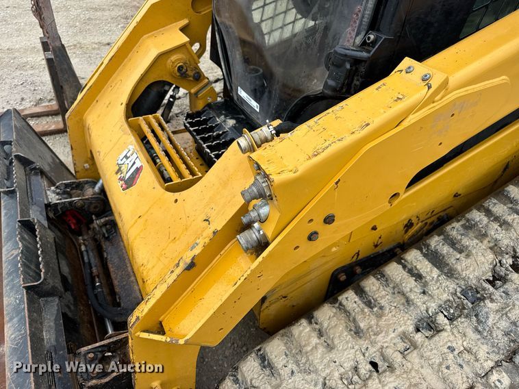 image for item EN4682 2022 Caterpillar 289D3 tracked skid steer loader