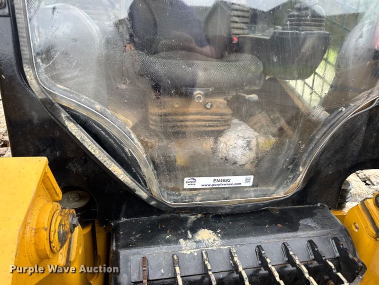 image for item EN4682 2022 Caterpillar 289D3 tracked skid steer loader