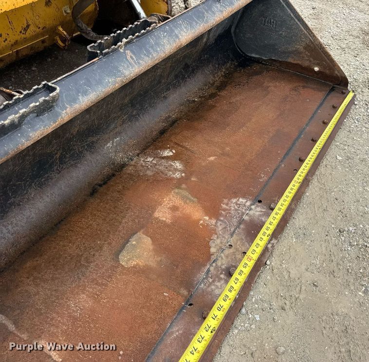 image for item EN4682 2022 Caterpillar 289D3 tracked skid steer loader