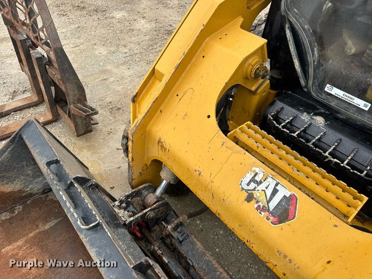 image for item EN4682 2022 Caterpillar 289D3 tracked skid steer loader