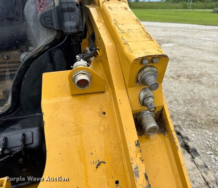 image for item EN4682 2022 Caterpillar 289D3 tracked skid steer loader