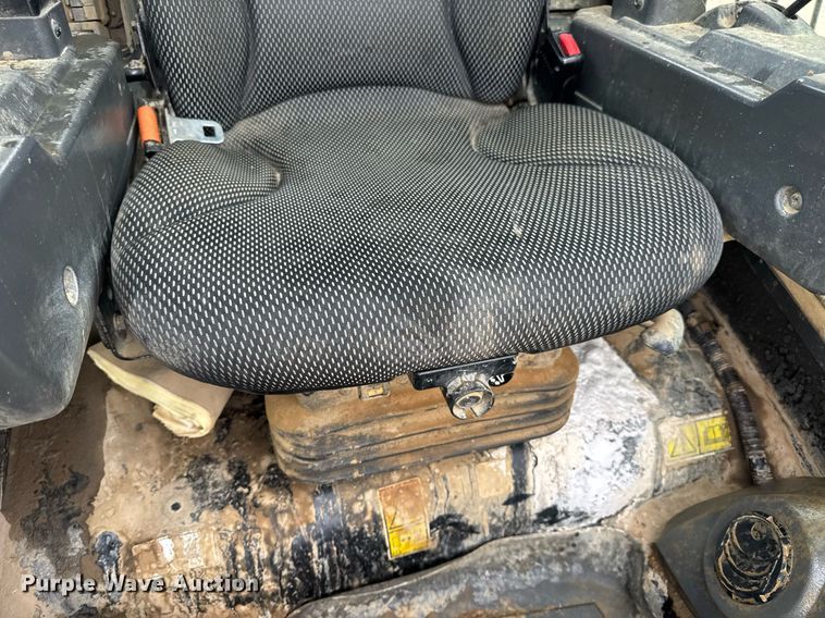 image for item EN4682 2022 Caterpillar 289D3 tracked skid steer loader