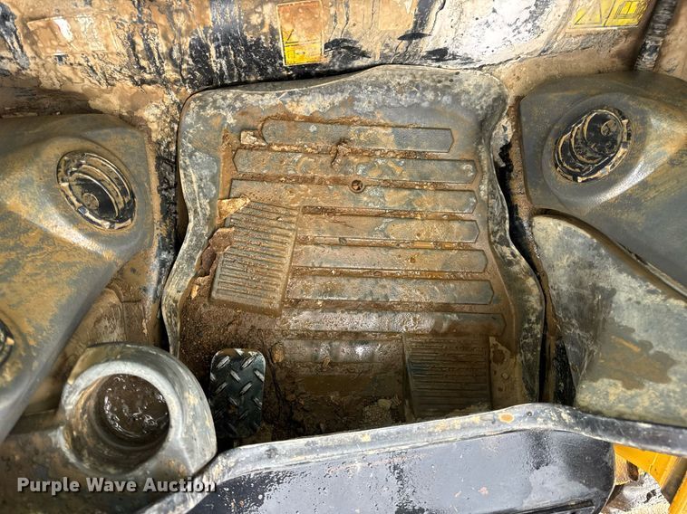 image for item EN4682 2022 Caterpillar 289D3 tracked skid steer loader