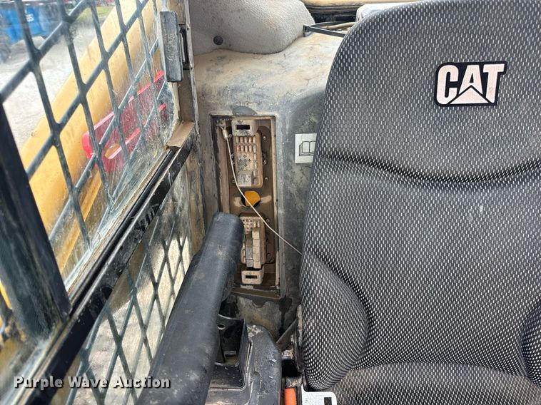 image for item EN4682 2022 Caterpillar 289D3 tracked skid steer loader