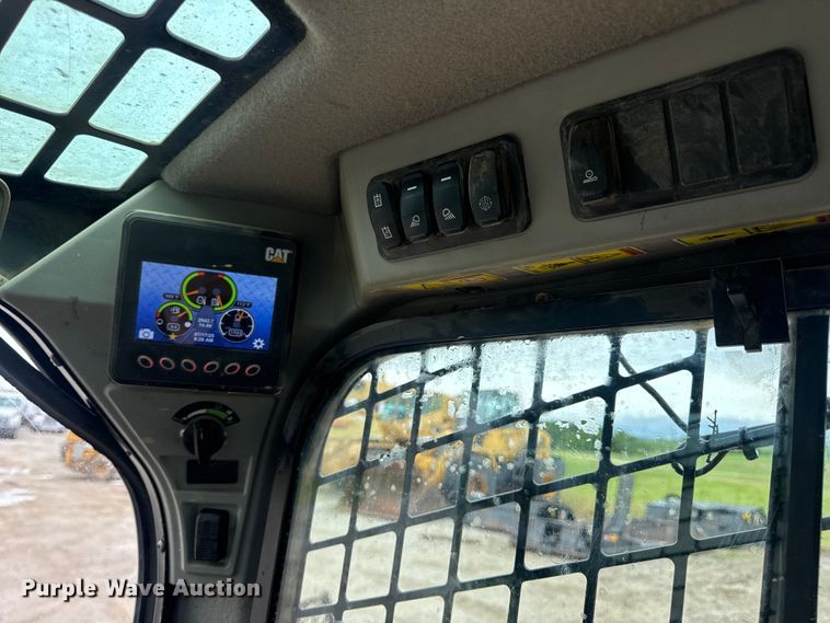 image for item EN4682 2022 Caterpillar 289D3 tracked skid steer loader