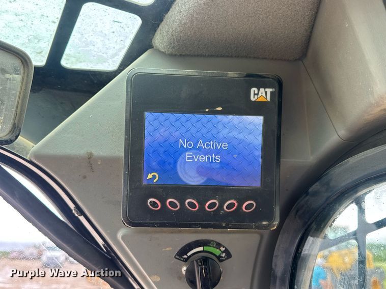 image for item EN4682 2022 Caterpillar 289D3 tracked skid steer loader