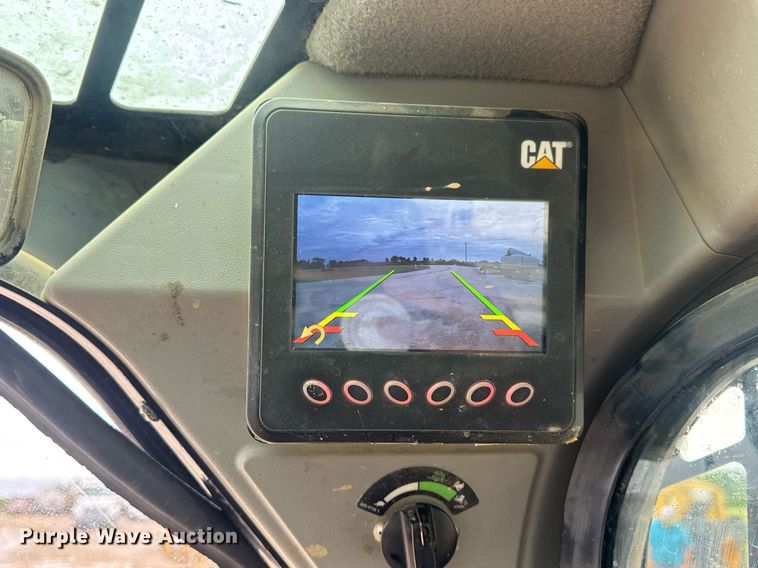 image for item EN4682 2022 Caterpillar 289D3 tracked skid steer loader