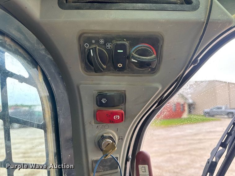 image for item EN4682 2022 Caterpillar 289D3 tracked skid steer loader