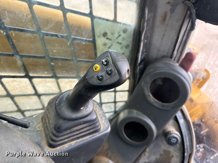 image for item EN4682 2022 Caterpillar 289D3 tracked skid steer loader