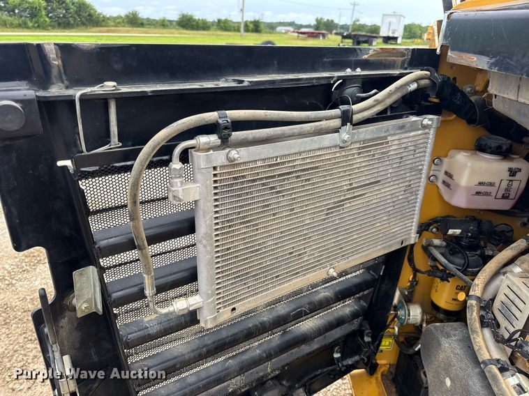 image for item EN4682 2022 Caterpillar 289D3 tracked skid steer loader