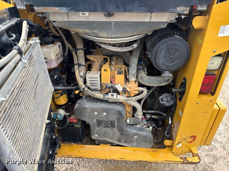 image for item EN4682 2022 Caterpillar 289D3 tracked skid steer loader