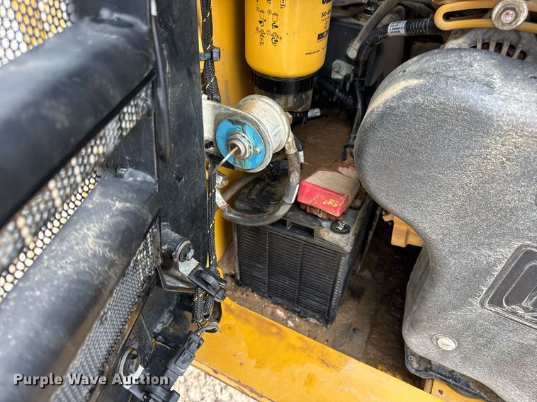 image for item EN4682 2022 Caterpillar 289D3 tracked skid steer loader