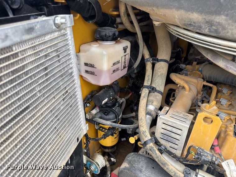 image for item EN4682 2022 Caterpillar 289D3 tracked skid steer loader