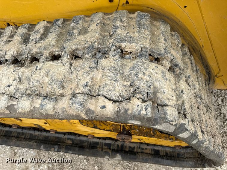 image for item EN4682 2022 Caterpillar 289D3 tracked skid steer loader