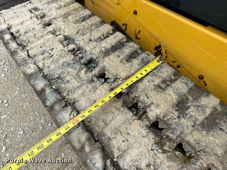 image for item EN4682 2022 Caterpillar 289D3 tracked skid steer loader