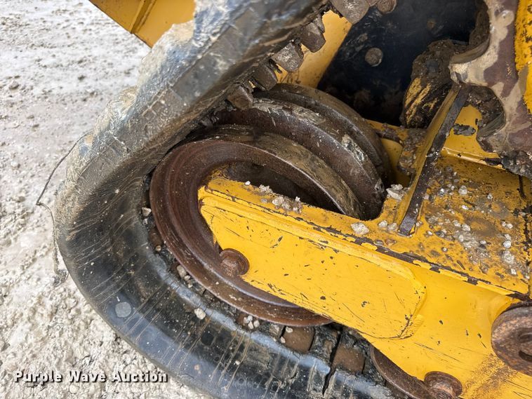 image for item EN4682 2022 Caterpillar 289D3 tracked skid steer loader